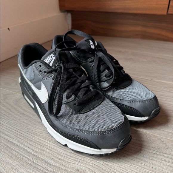 Nike Air Max Sneakers - Size US 8.5 - Picture 1 of 5